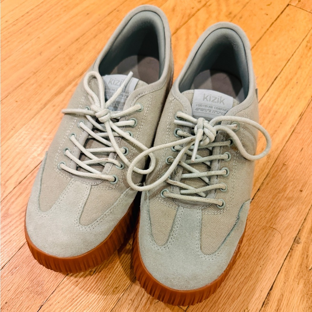 Kizik Brooklyn shoes. Size 7 Women, 5.5 Men - Picture 2 of 5